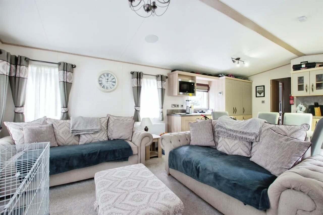 Sandyballs, Godshill, SP6, photo 8