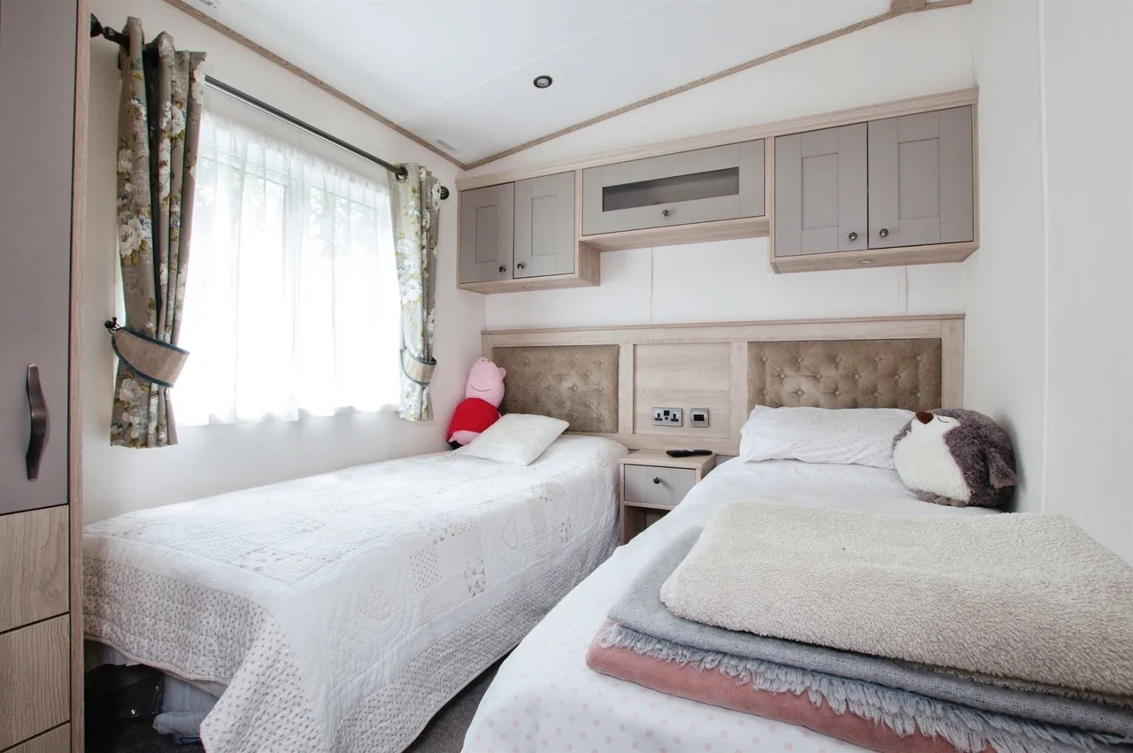 Sandyballs, Godshill, SP6, photo 13