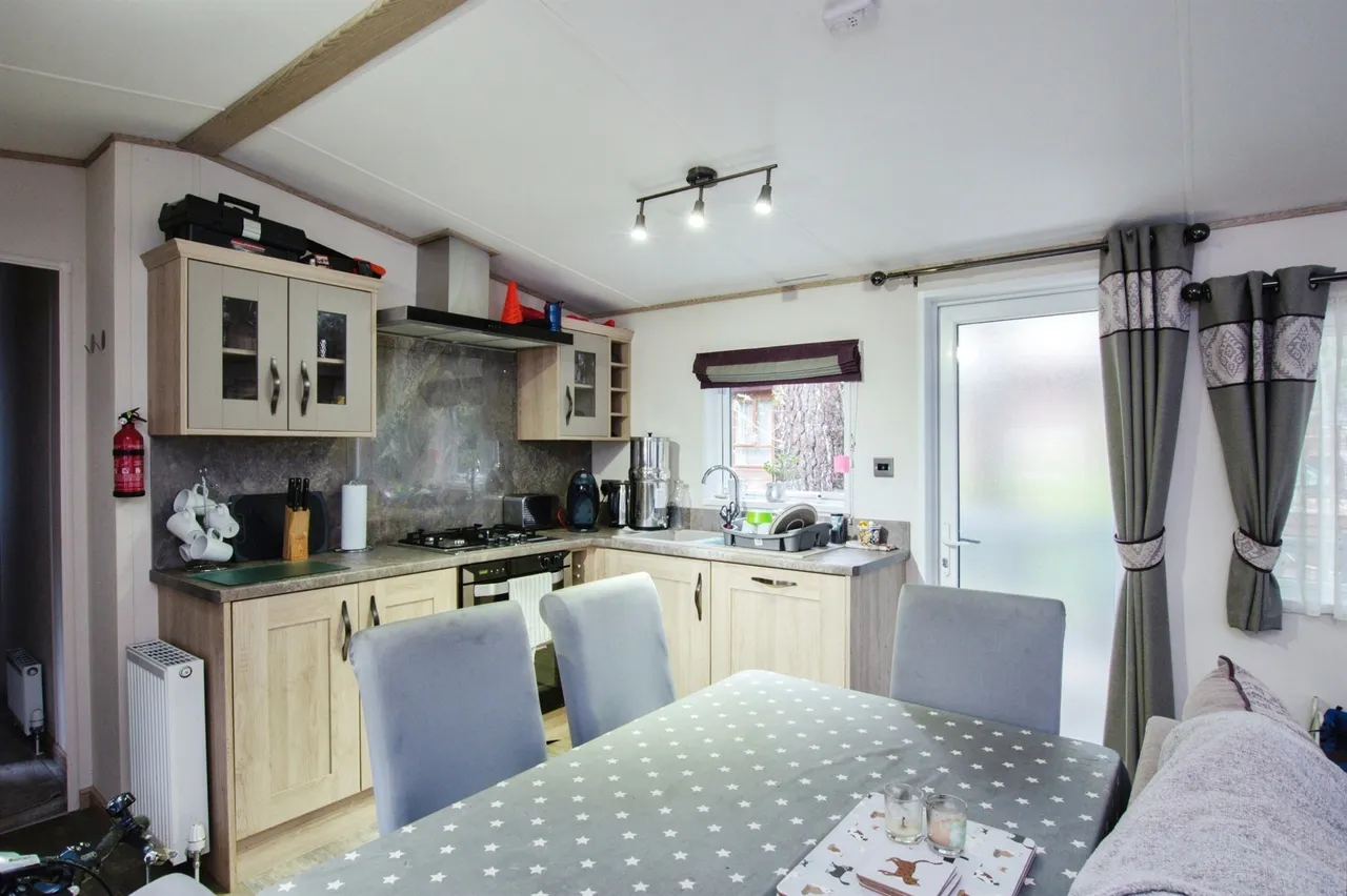 Sandyballs, Godshill, SP6, photo 7