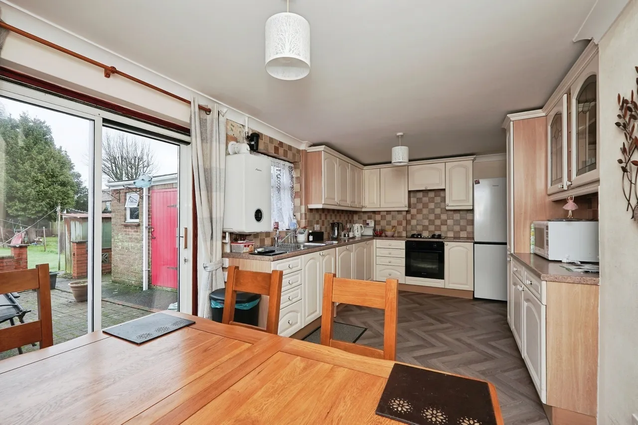 Vale View Road, Aylesham, Kent, CT3, photo 2