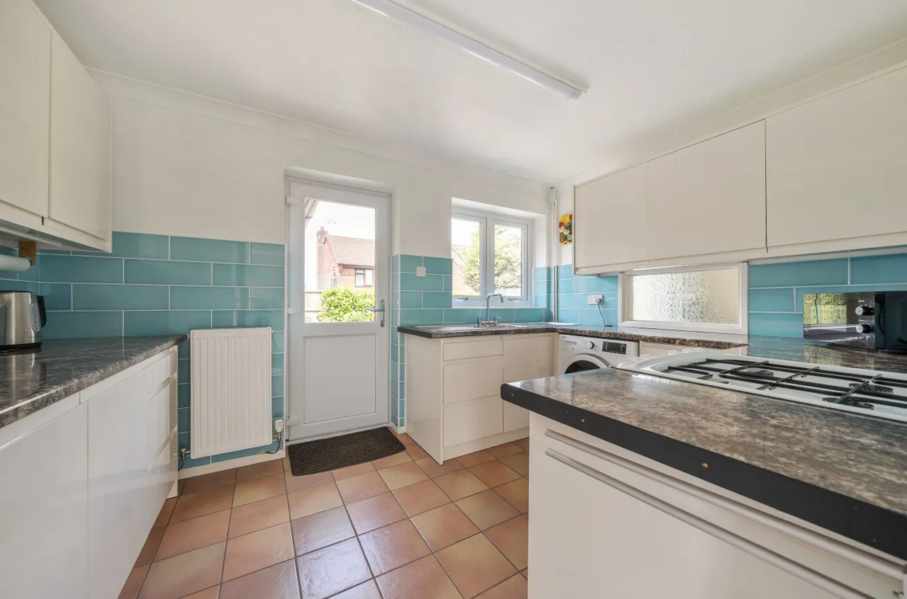 Furzehall Avenue, Fareham, PO16, photo 9