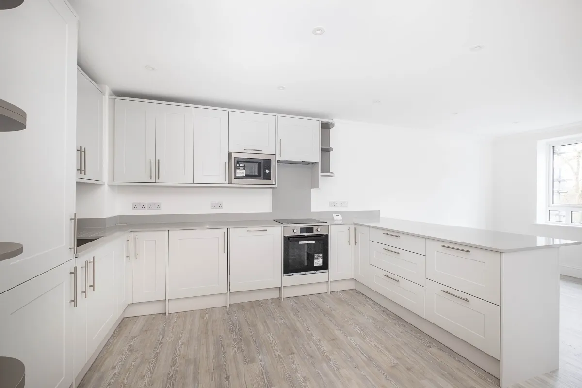 2 bed flat to rent, Samuel Gray Gardens, KT2