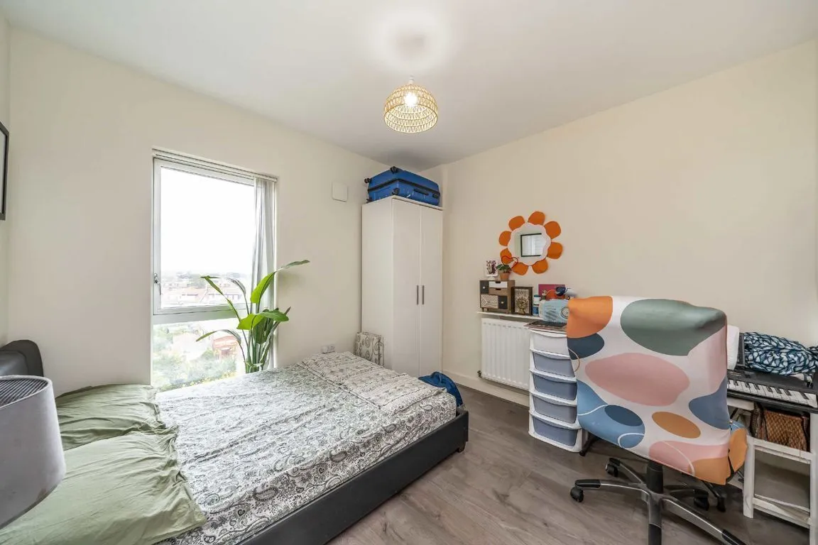 Clarence Avenue, Gants Hill, photo 8