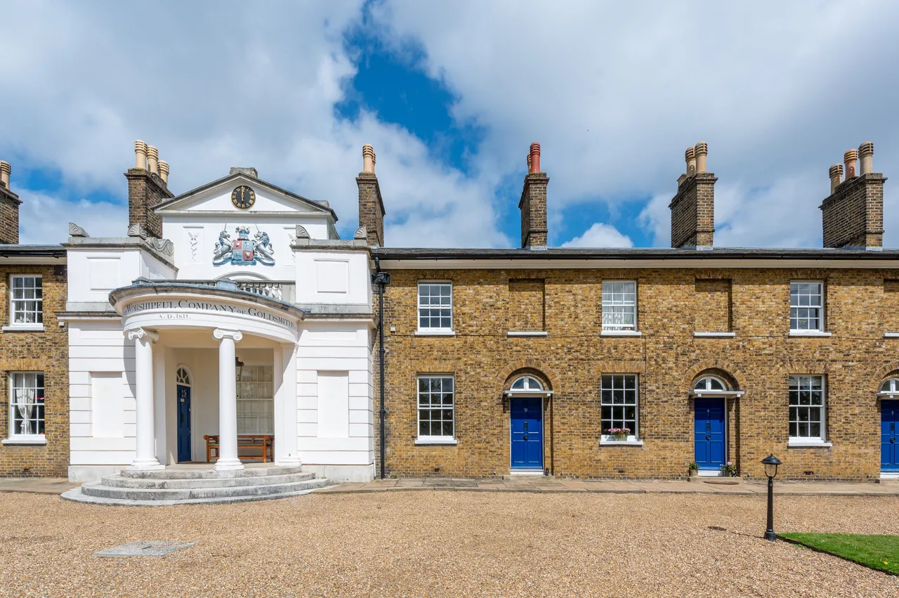 1 bed house to rent — 10 Goldsmiths Buildings, East Churchfield Road, London