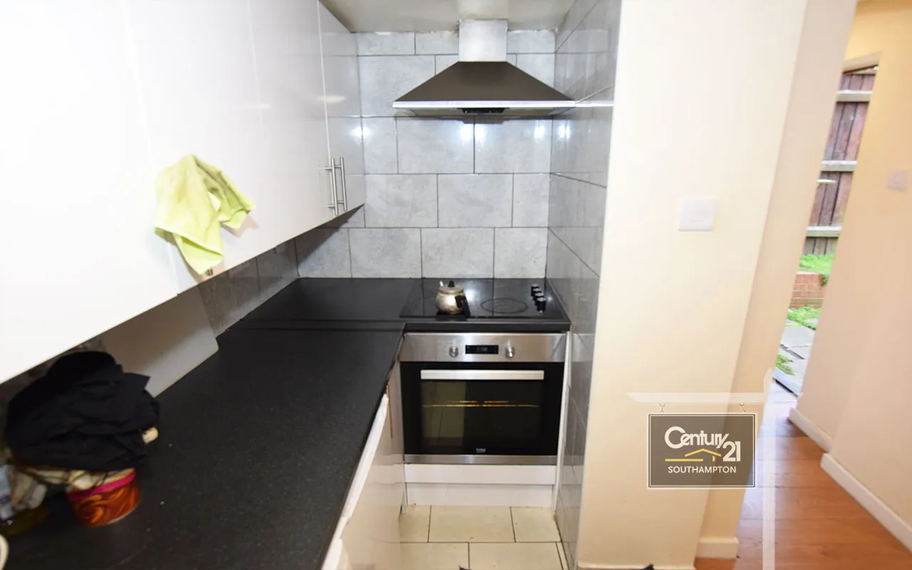 Bevois Valley Road, Southampton, SO14, photo 3