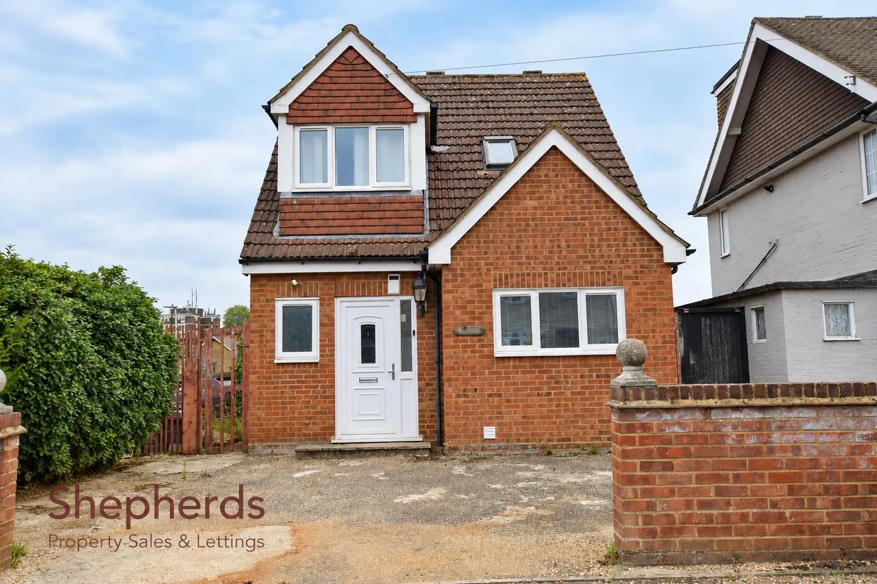 3 bed house for sale, Hawthorne Avenue, Cheshunt, EN7