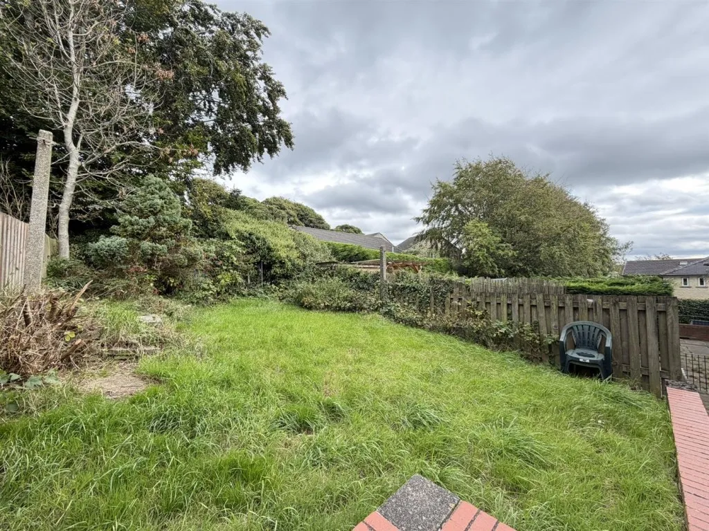 Windsor Crescent, Oakworth, BD22, photo 11