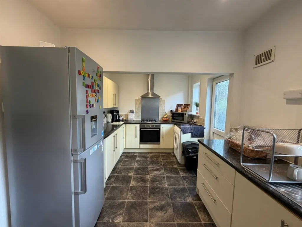 Windsor Crescent, Oakworth, BD22, photo 4