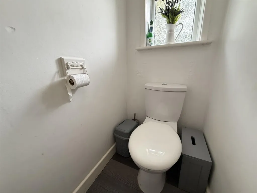 Windsor Crescent, Oakworth, BD22, photo 10