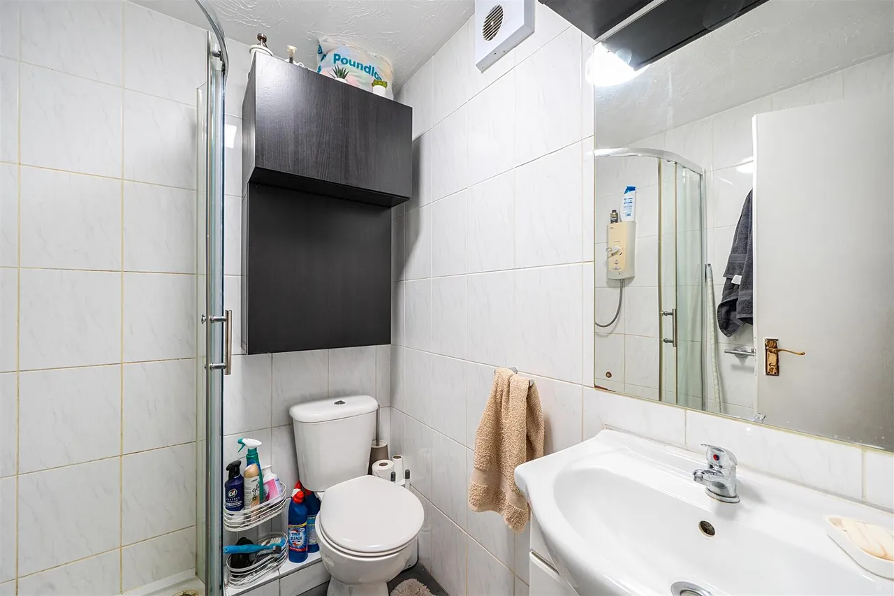 Conifer Way, Wembley, photo 7