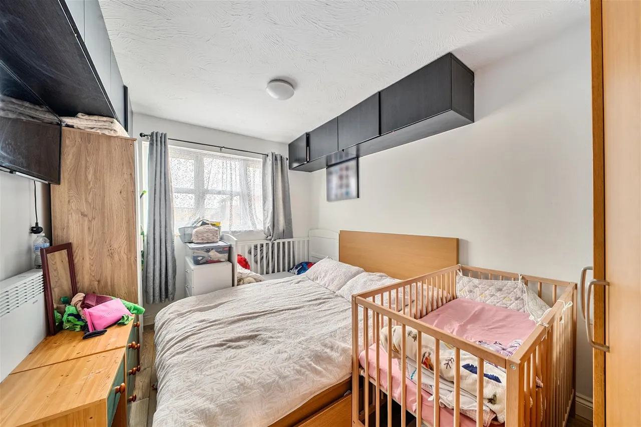 Conifer Way, Wembley, photo 6