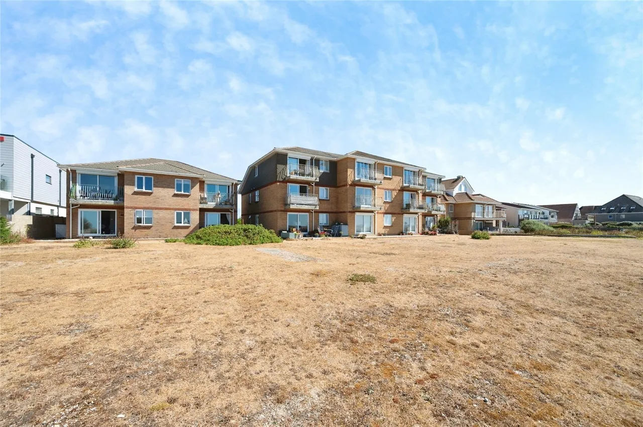 Southwood Road, Hayling Island, PO11, photo 15