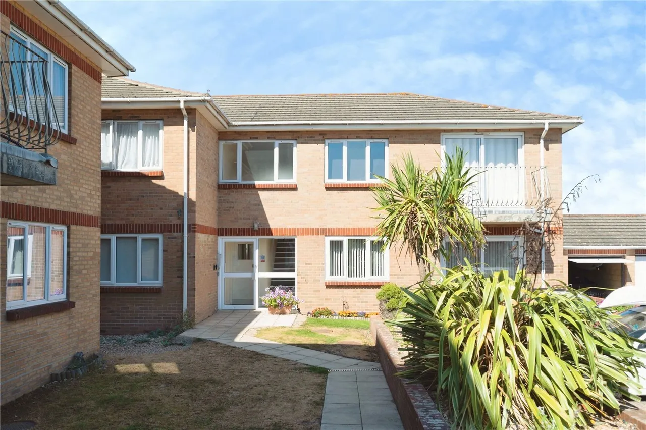 Southwood Road, Hayling Island, PO11, photo 17