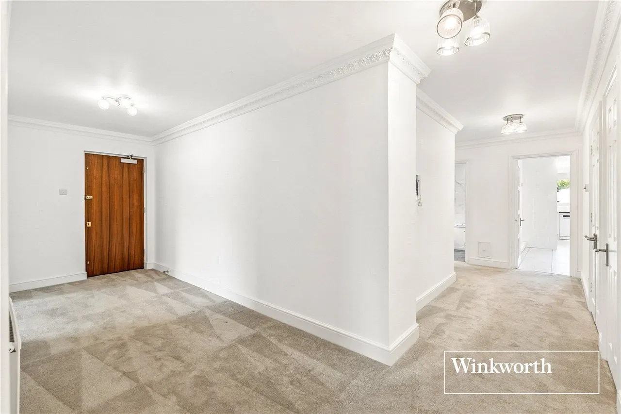 Hendon Lane, London, N3, photo 12