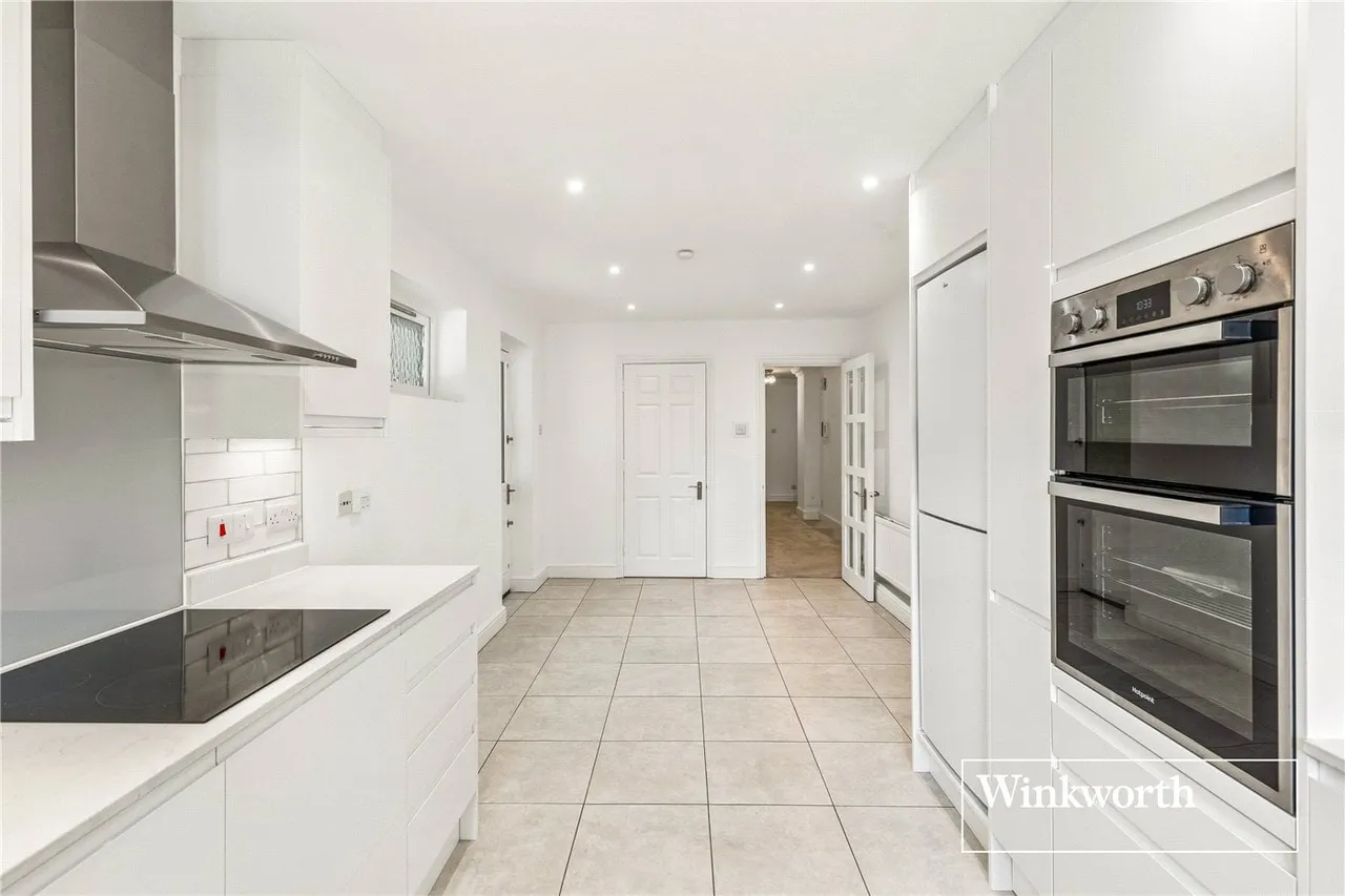 Hendon Lane, London, N3, photo 8