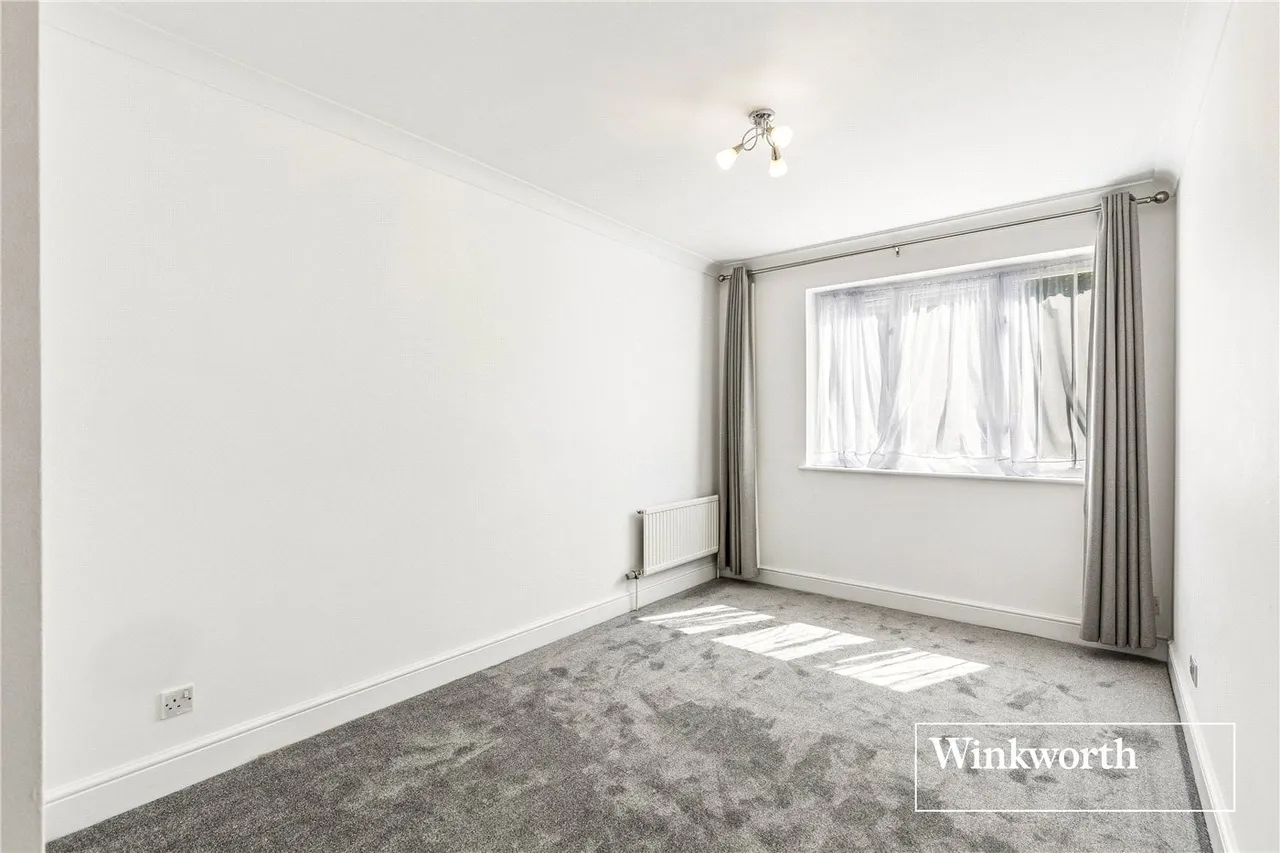 Hendon Lane, London, N3, photo 5