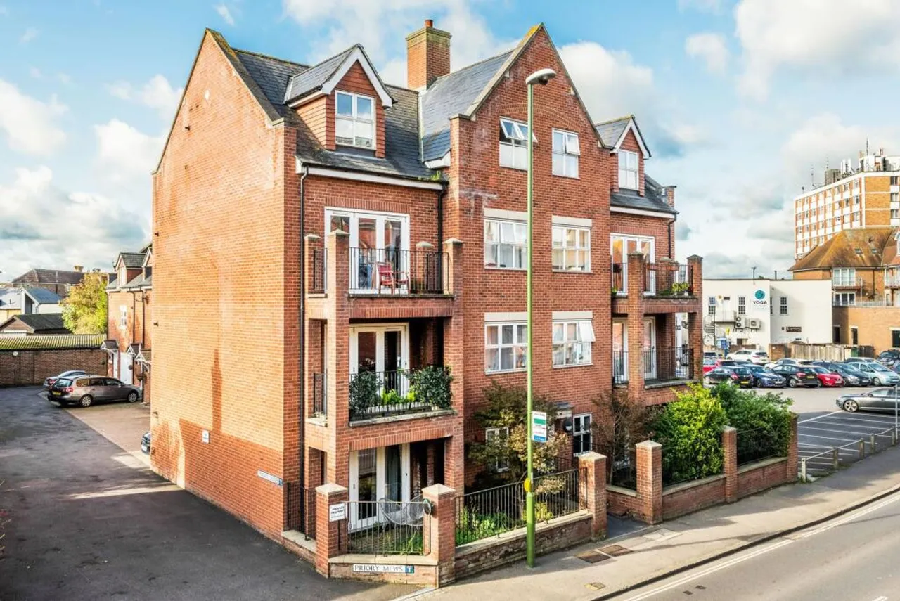 Priory Mews, Haywards Heath, RH16, photo 9