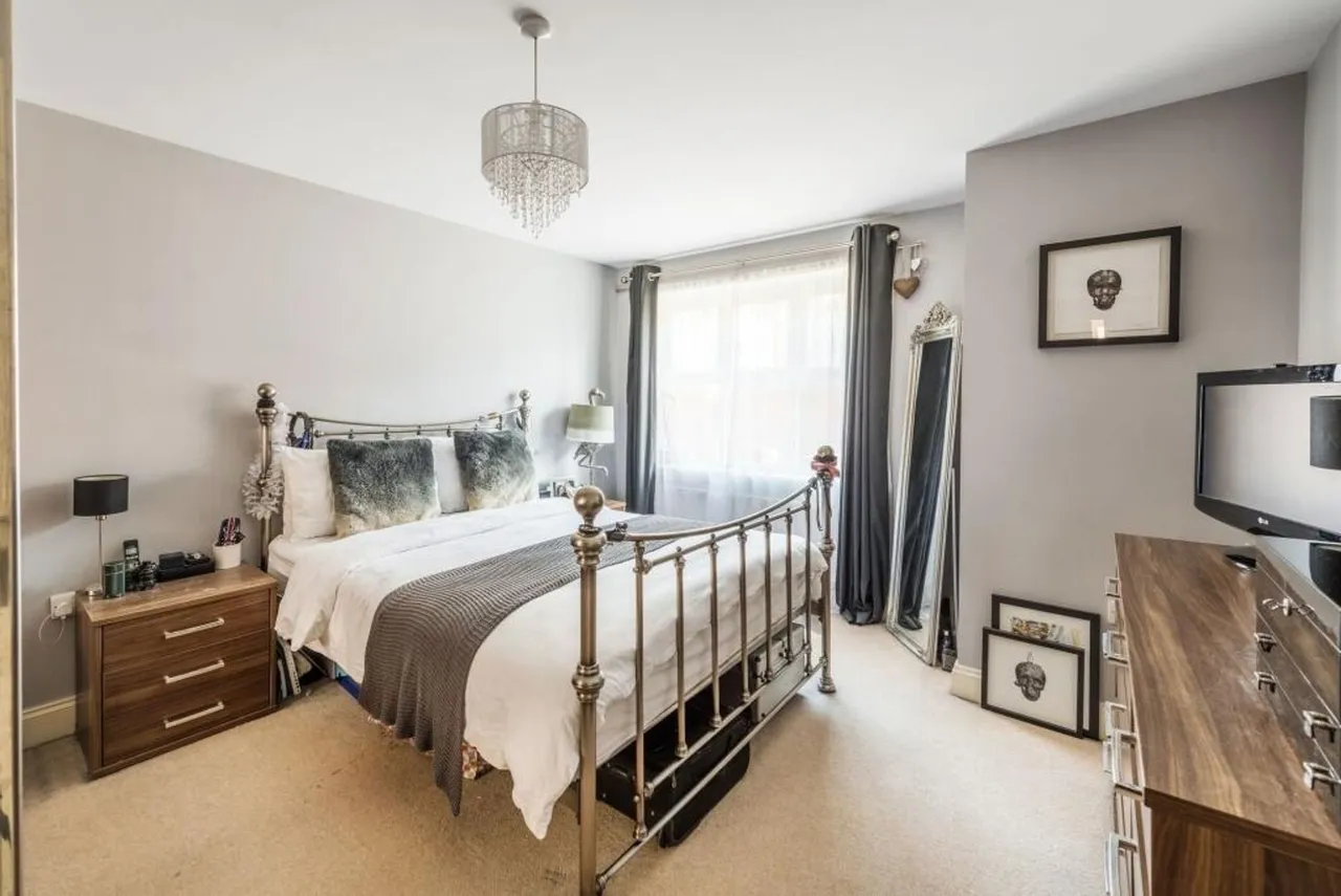 Priory Mews, Haywards Heath, RH16, photo 6