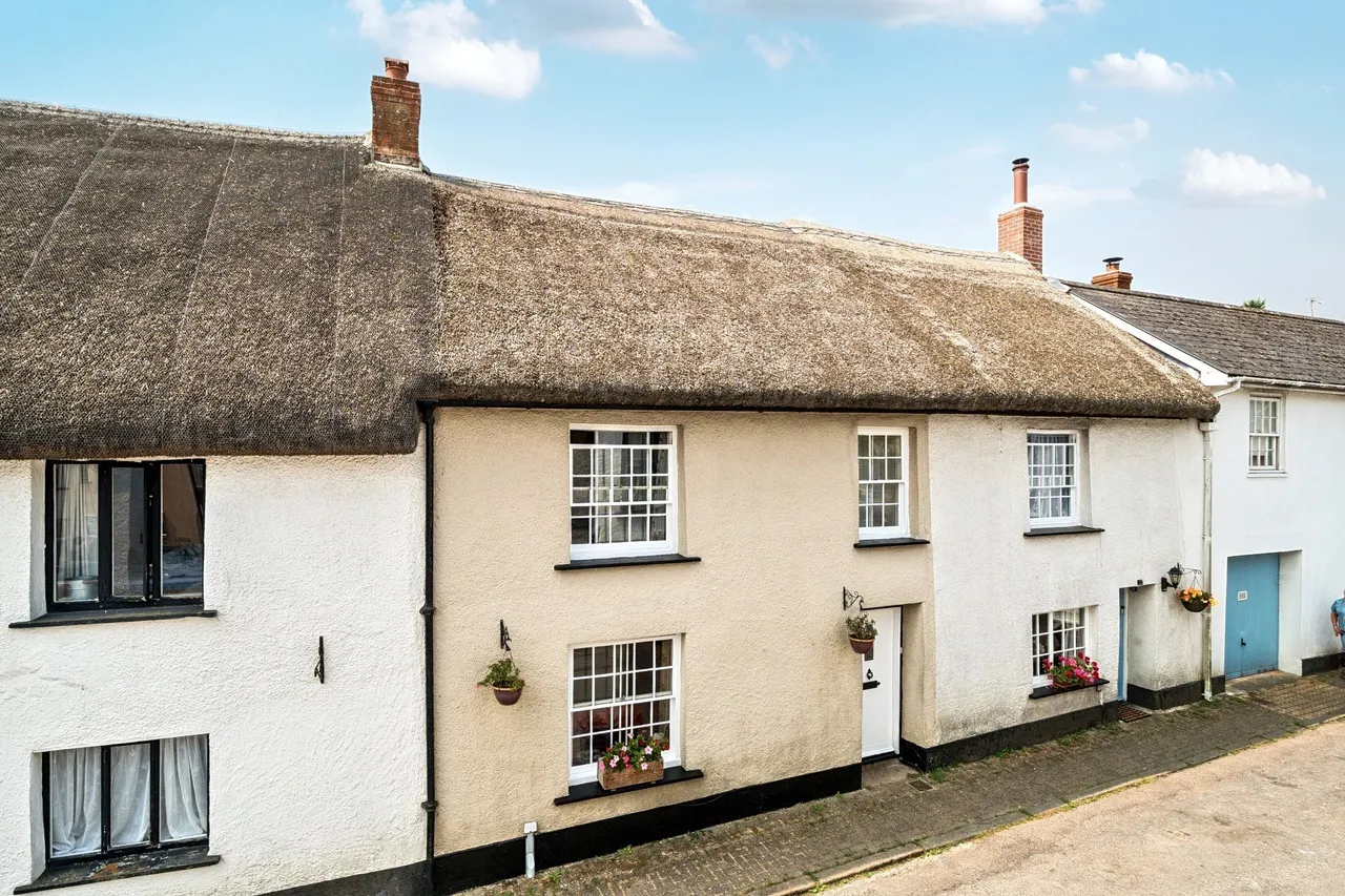 3 bed property for sale, Barnstaple Street, Winkleigh, EX19