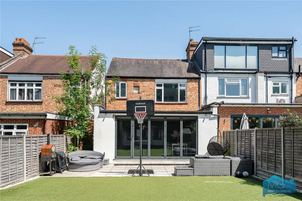Petworth Road, London, N12, photo 25