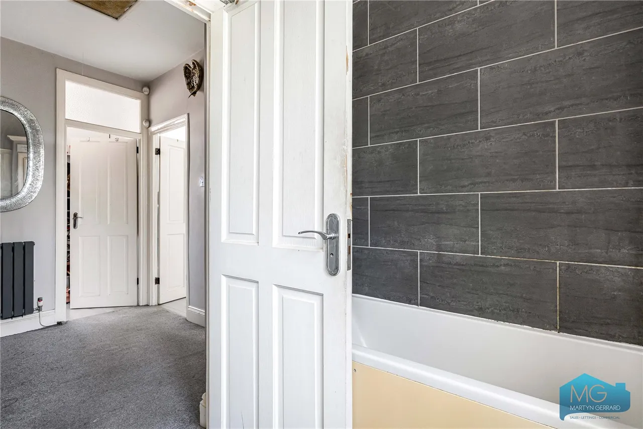 Petworth Road, London, N12, photo 14