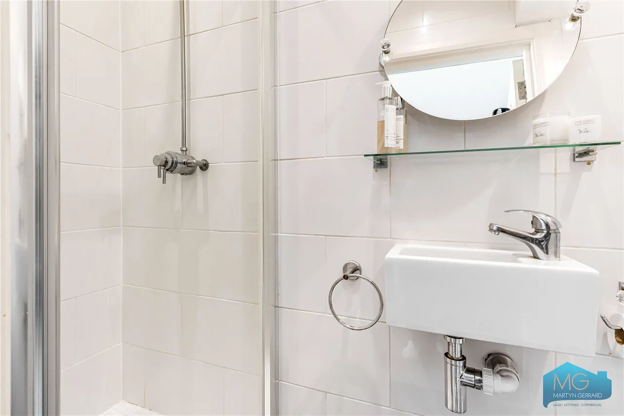 Petworth Road, London, N12, photo 11
