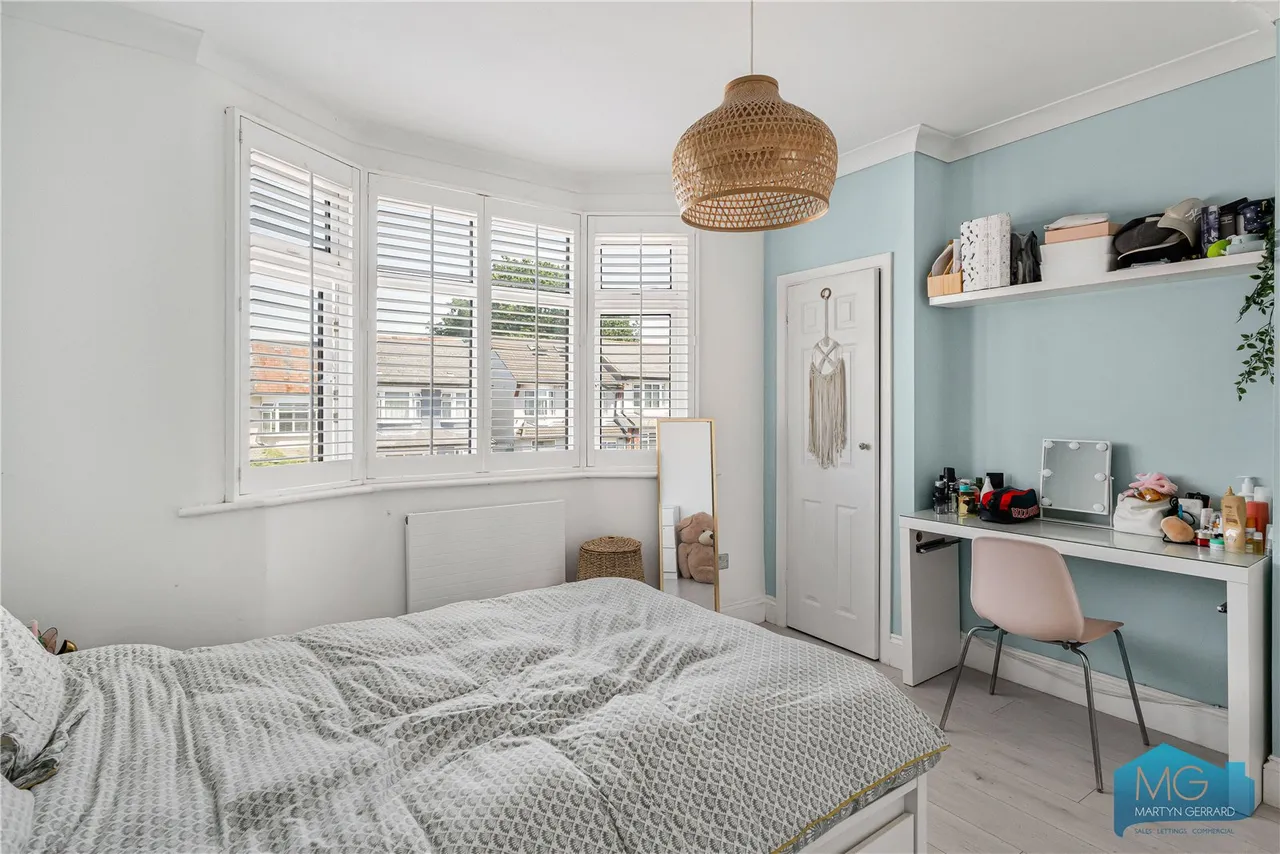 Petworth Road, London, N12, photo 19