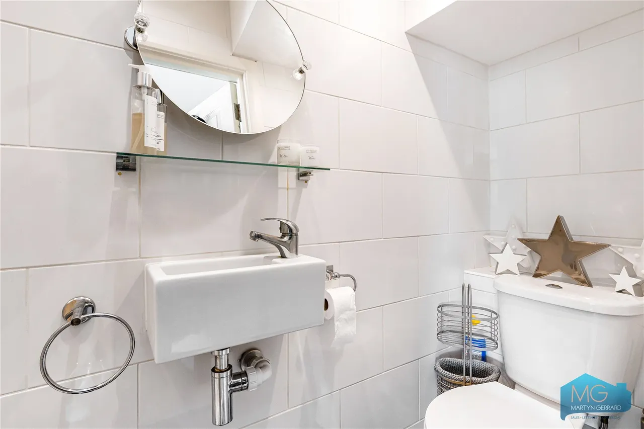 Petworth Road, London, N12, photo 16