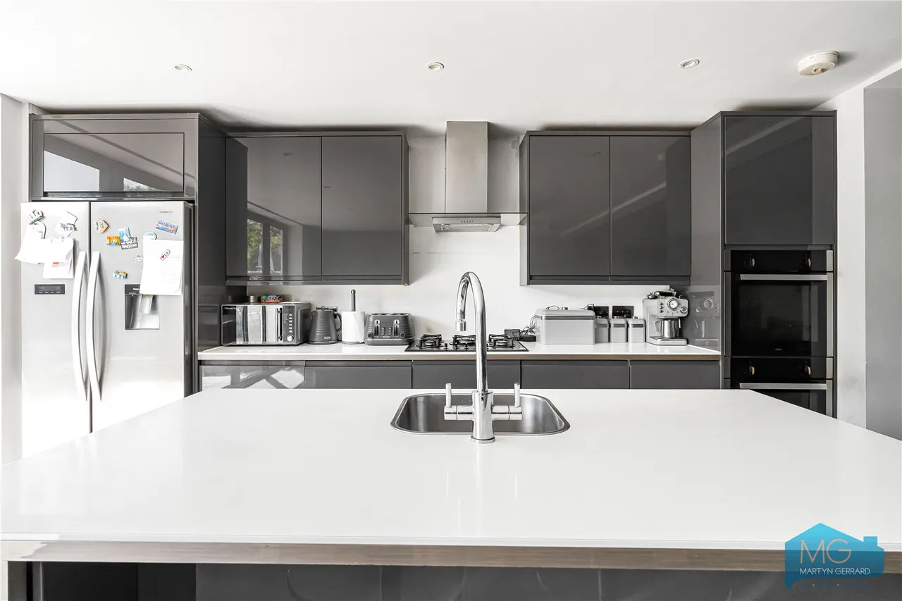 Petworth Road, London, N12, photo 12