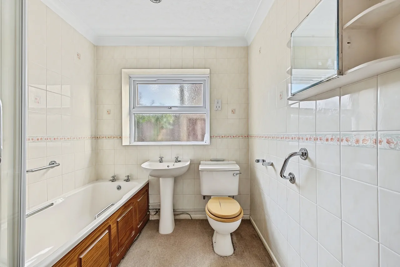 Carrs Way, Harpole, Northampton, Northamptonshire, NN7, photo 13
