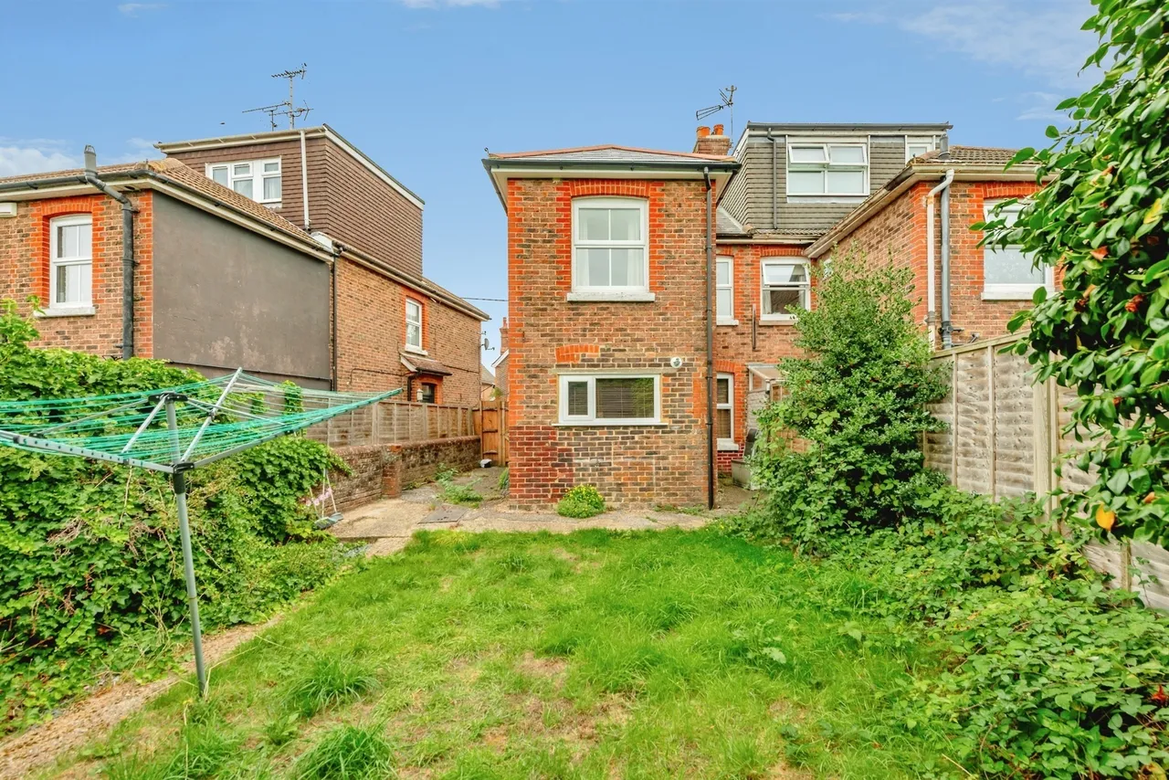 Malthouse Road, Crawley, RH10, photo 13