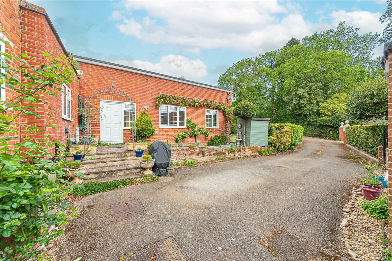 Church Road, Farley Hill, Reading, Berkshire, RG7, photo 11