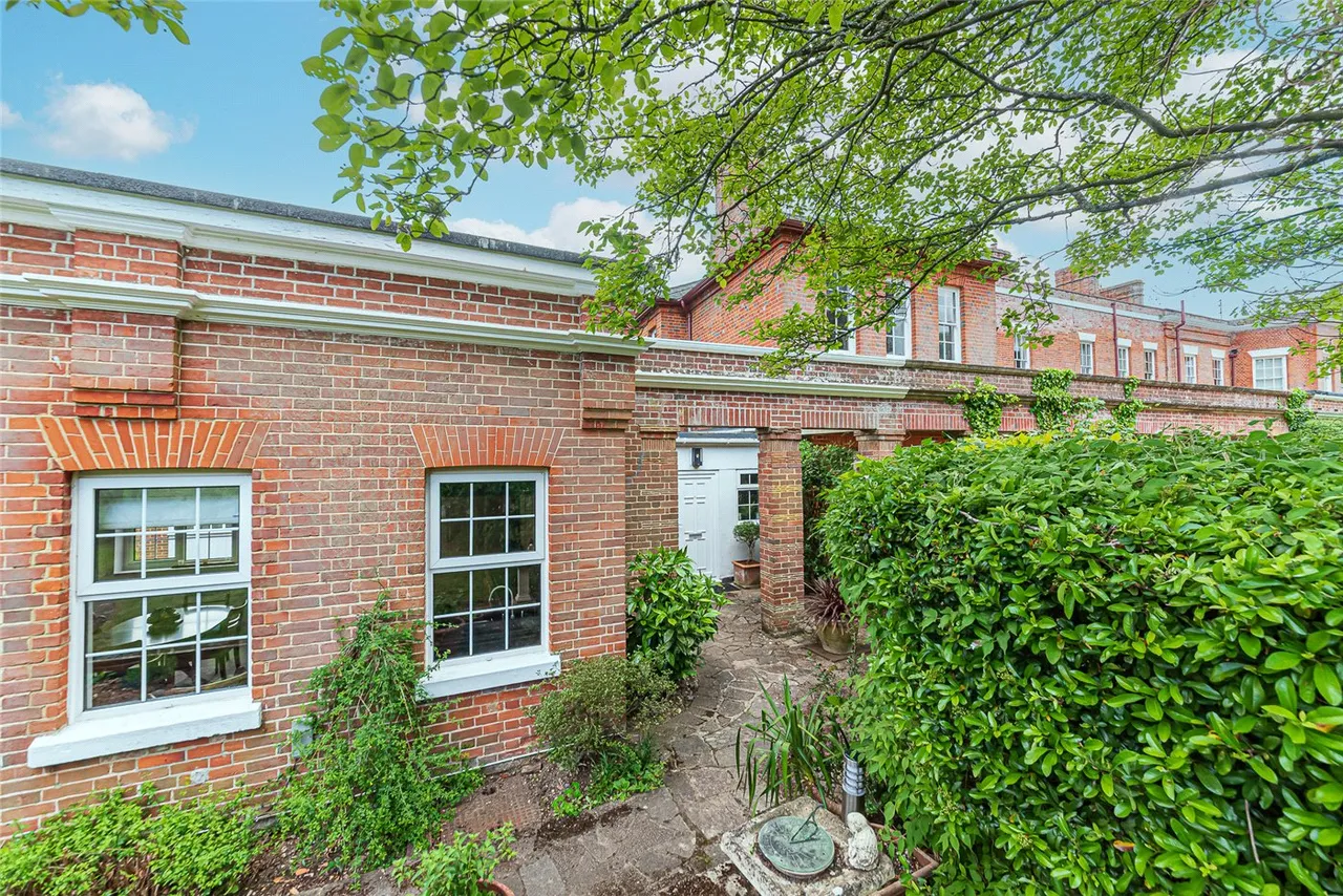 Church Road, Farley Hill, Reading, Berkshire, RG7, photo 2