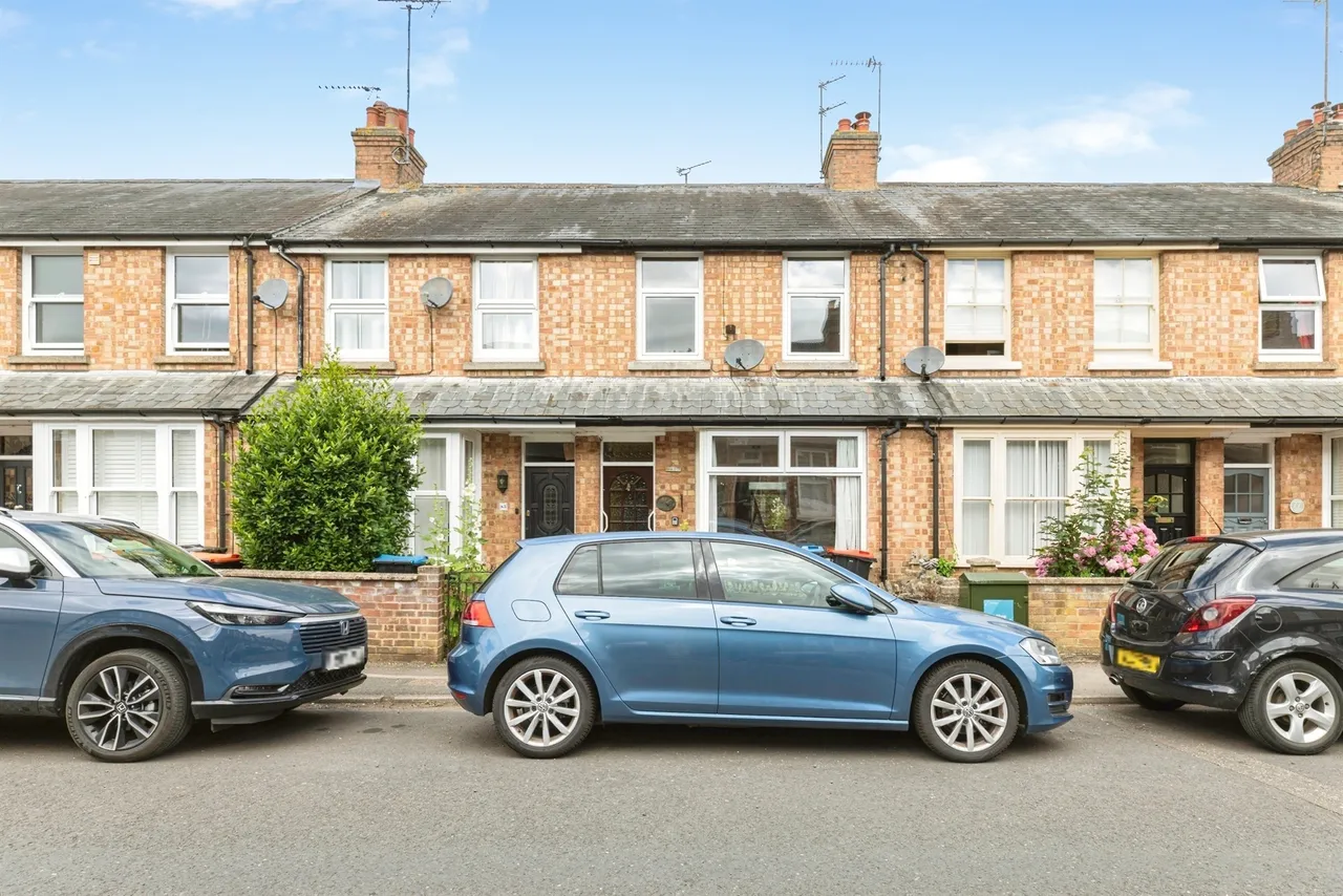 3 bed house for sale, Clarence Road, Stony Stratford, MK11