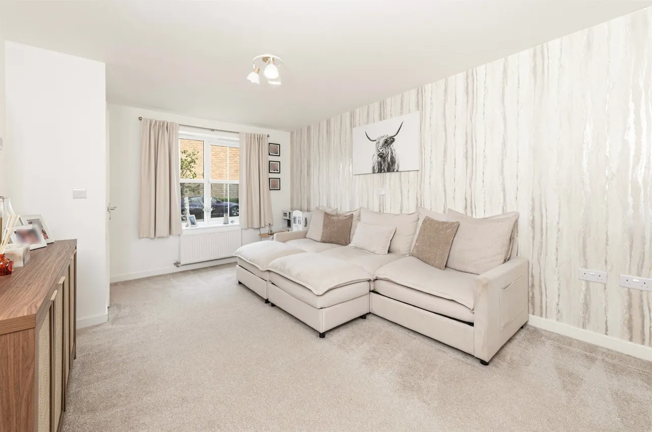 Fieldway Rise, Huddersfield, HD4, photo 4