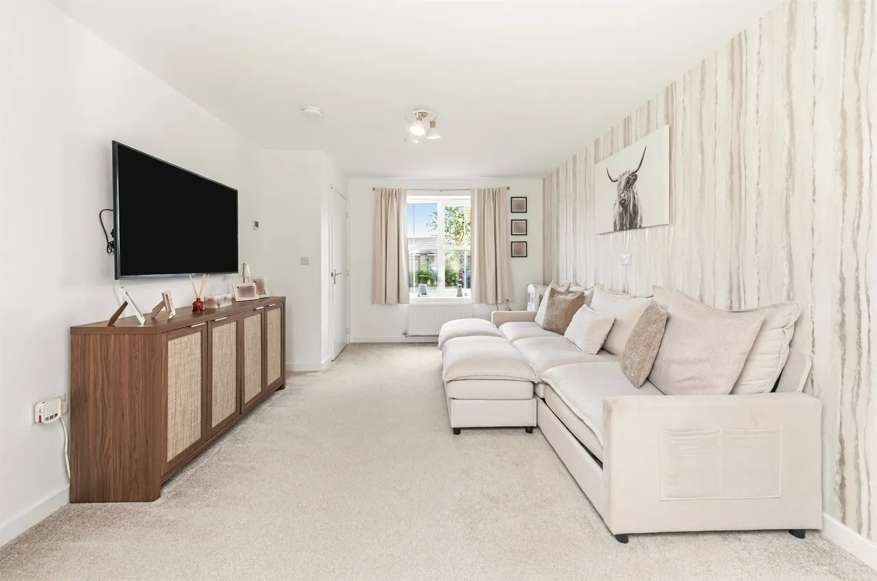Fieldway Rise, Huddersfield, HD4, photo 2