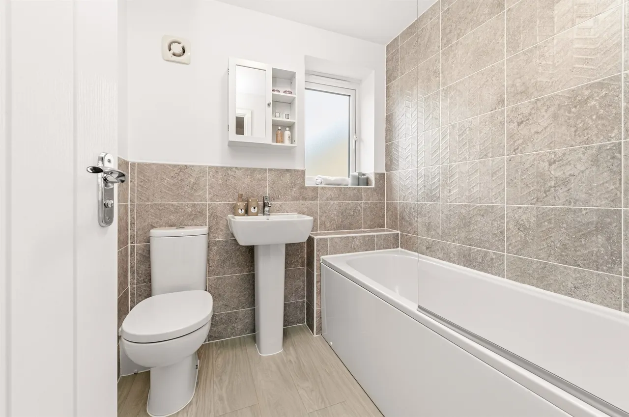 Fieldway Rise, Huddersfield, HD4, photo 19