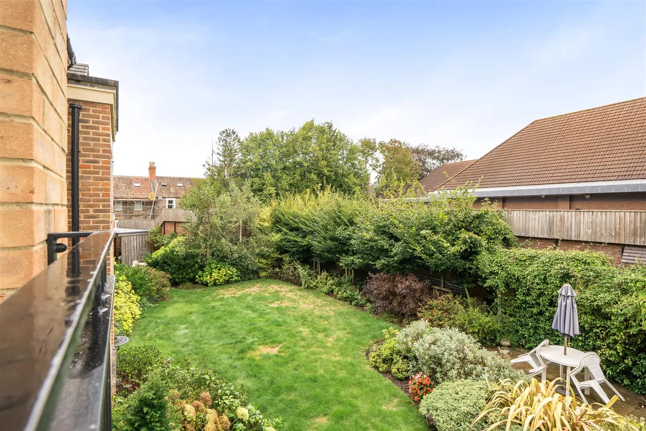 West Street, Wells, BA5, photo 13
