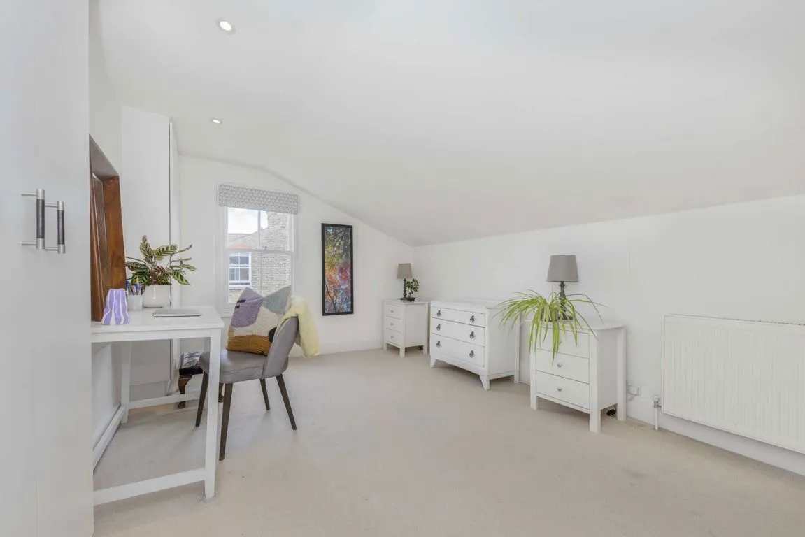 Thirsk Road, SW11, photo 3