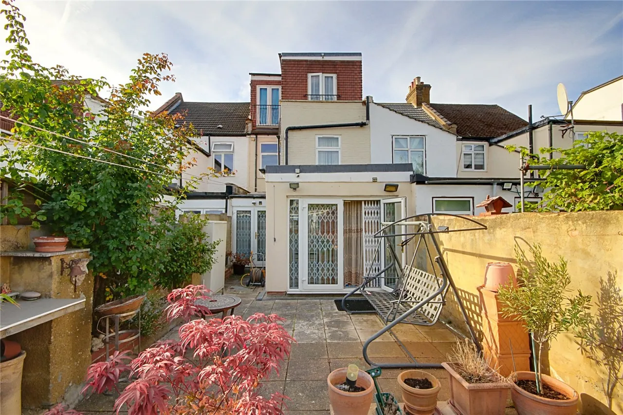 Riley Road, photo 17
