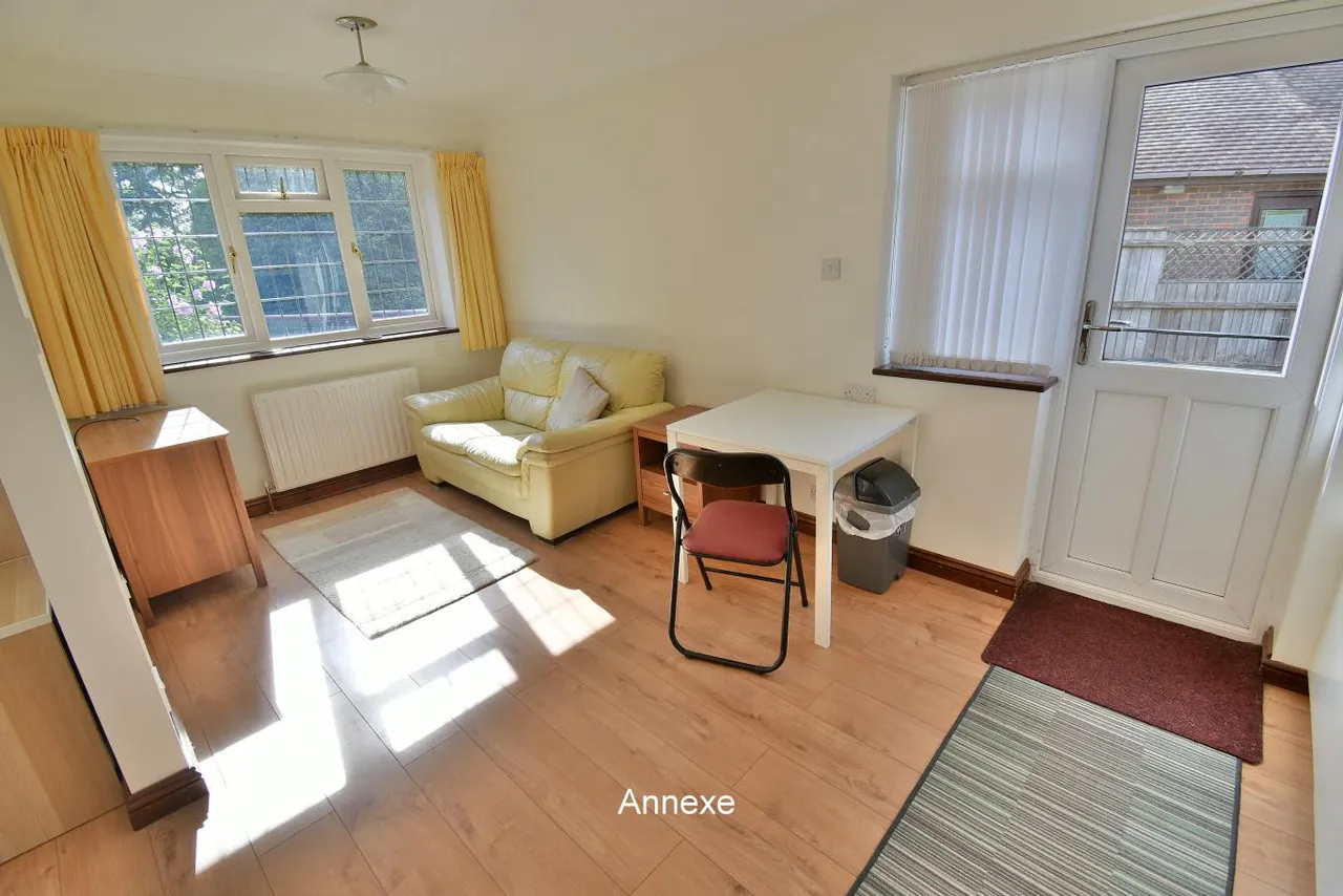 Marlswood, BH21, photo 3