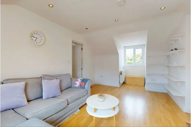 Sunnyhill Road, London, SW16, photo 3