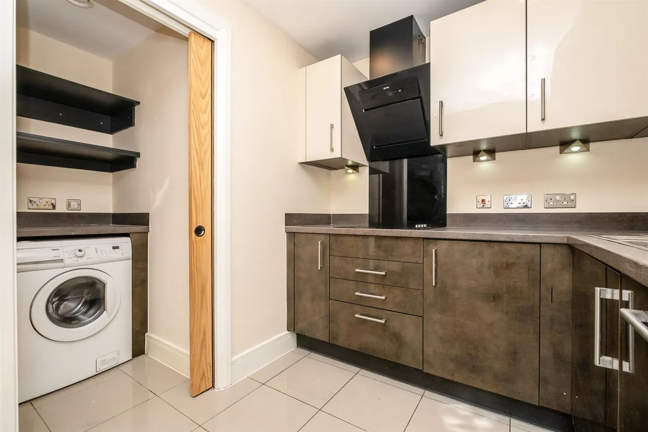 Warwick Road, Solihull, B91, photo 7
