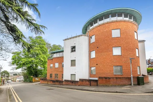 2 bed flat for sale, Brunswick, Reading, RG1