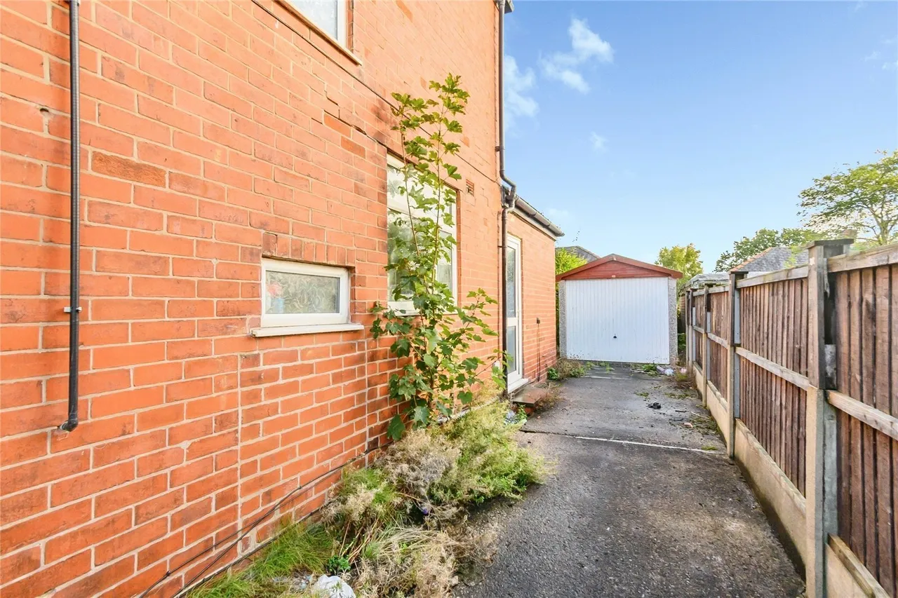 Middlesex Drive, Bury, BL9, photo 13