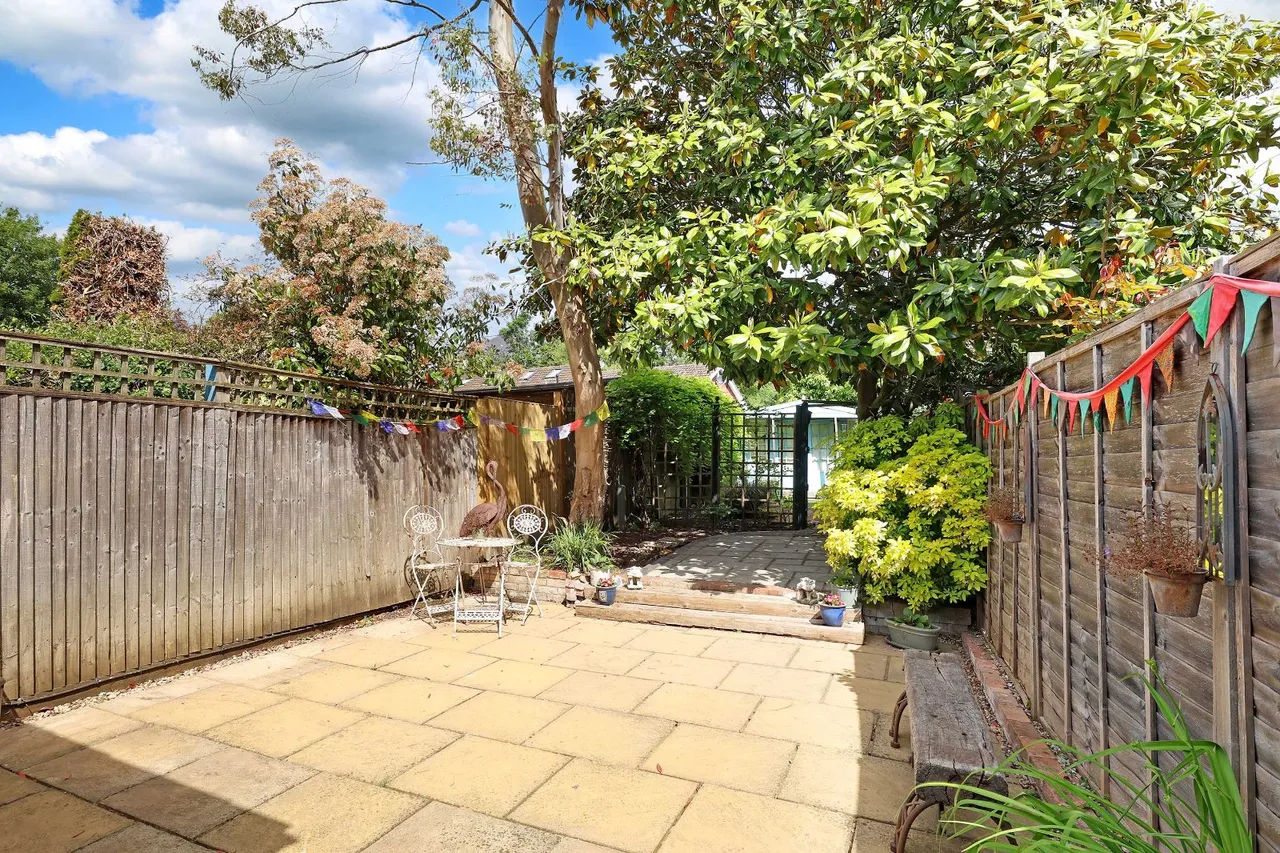 Cores End Road, Bourne End, SL8, photo 17