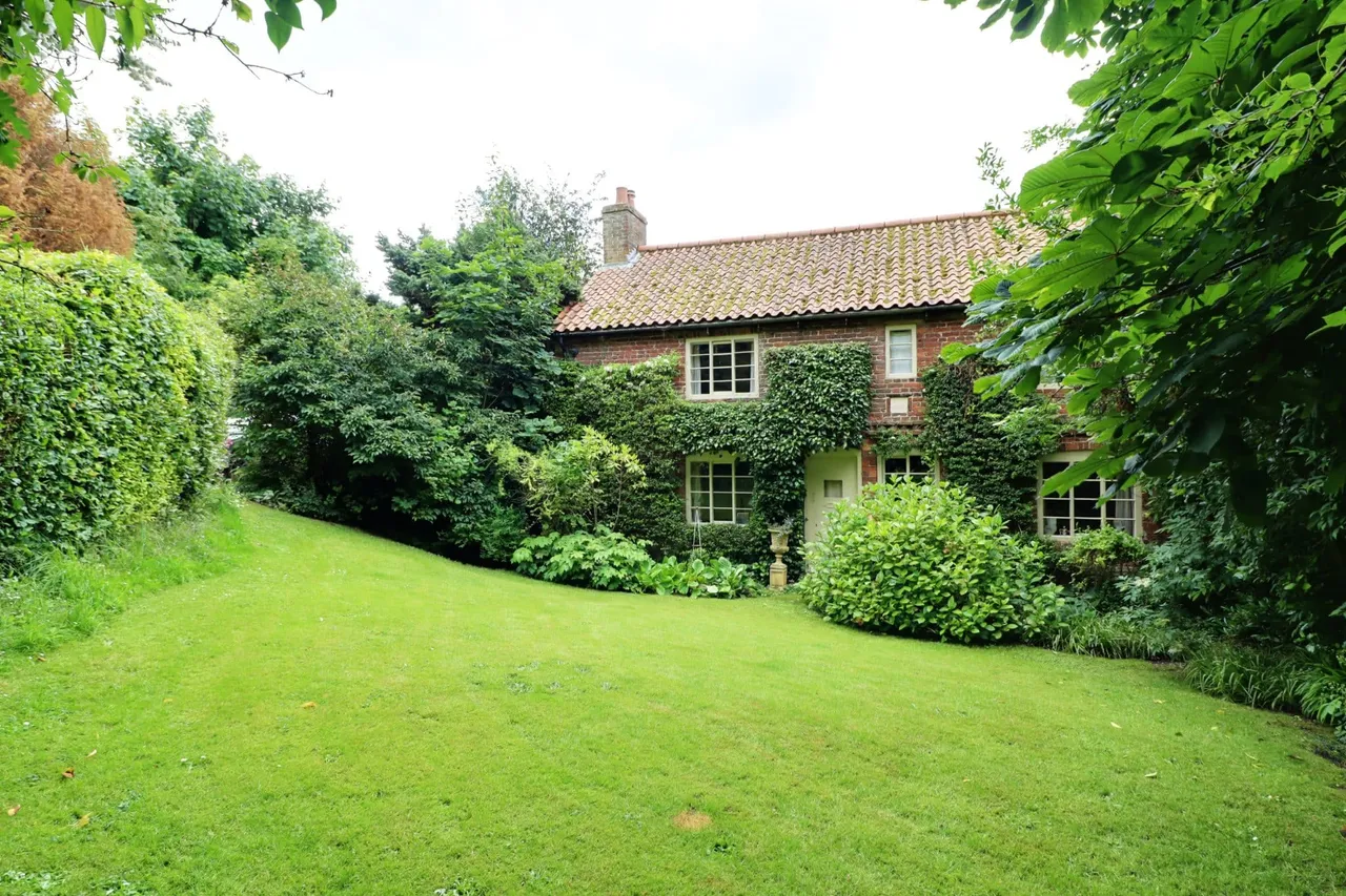 3 bed house for sale, Church Street, Elsham, DN20