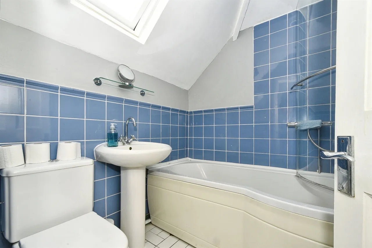 Shipton Grove, Swindon, SN3, photo 12