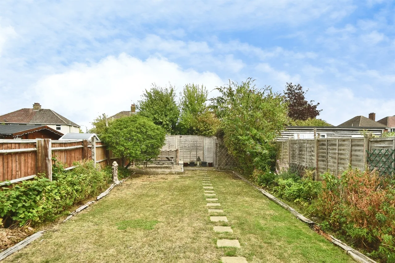 Shipton Grove, Swindon, SN3, photo 13
