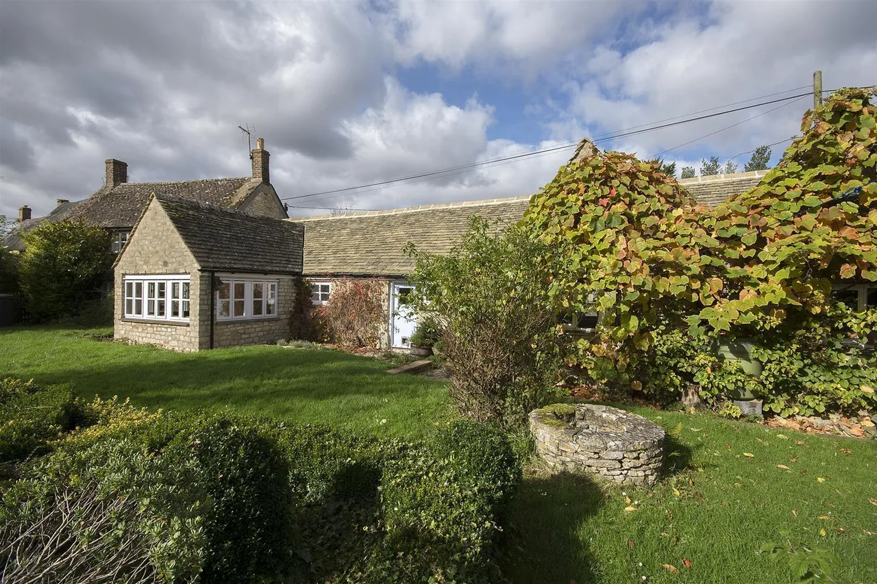 Church Road, North Leigh, OX29, photo 12
